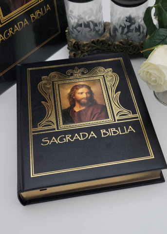 Spanish Madre de las Américas Biblia Católica Familiar Negro (Black) Limited Quantities Avaliable