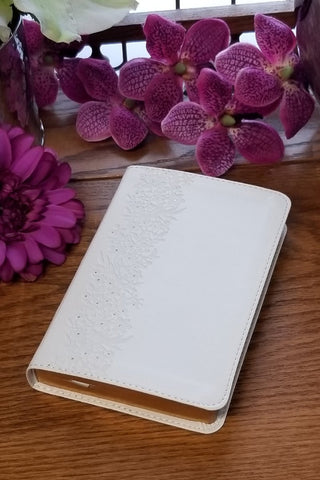 NKJV White Bride's Bible Compact