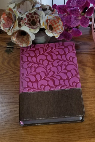 NIV Woman's Devotional Bible, Large Print, Chocolate/Berry