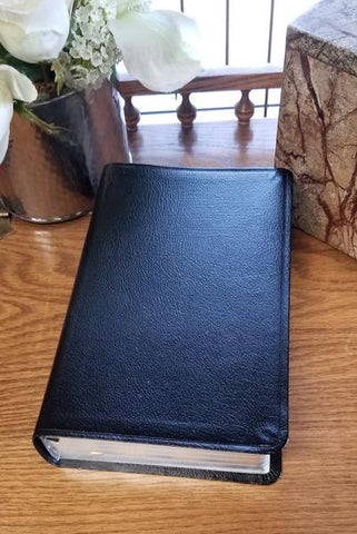 NIV Comfort Print Thinline Reference Bible, Bonded Leather, Black